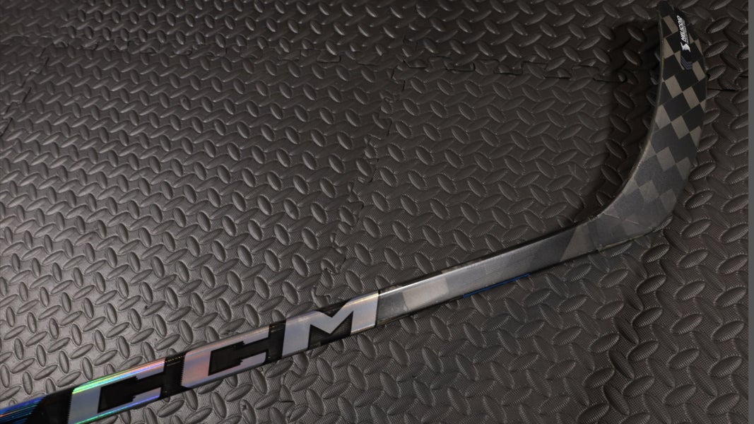 Senior CCM JetSpeed FT7 Pro Right Handed Hockey Stick P29 85 Flex (New) - END OF SEASON SALE