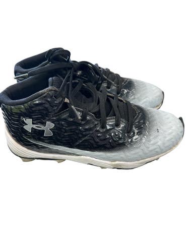 Used Under Armour 3028225-001 BLK/WHT CLEATS BB/SB Cleats Black Junior 04.5 11862-S000093487