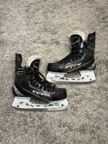 CCM Tacks Vector Plus Hockey Skates | Intermediate 5  D (Regular)