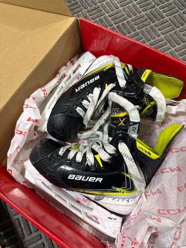 2025 Bauer Vapor Fly40 Hockey Skates 12 (Used)