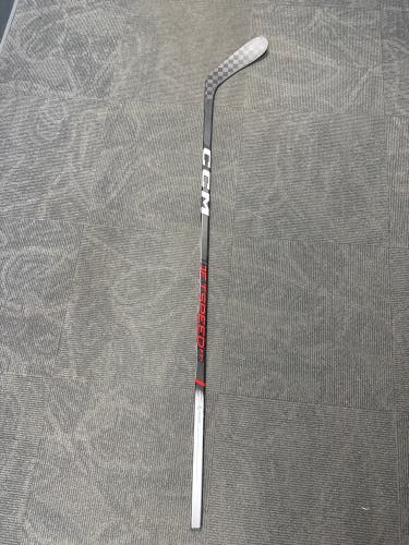 Intermediate CCM JetSpeed Team Right Handed Hockey Stick P28 65 Flex (New)