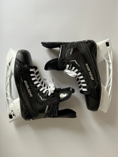 Bauer Supreme Mach Hockey Skates Regular Width Pro Stock 9.5 (Used)