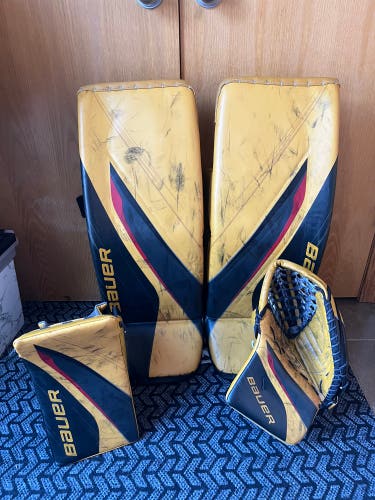 33" 2023 Bauer Hyperlite 2 Regular Goalie Full Set Pro Stock (Used)