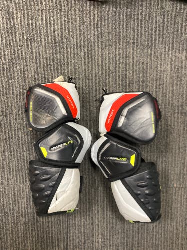 Senior Medium Bauer Hyperlite Elbow Pads (Used)