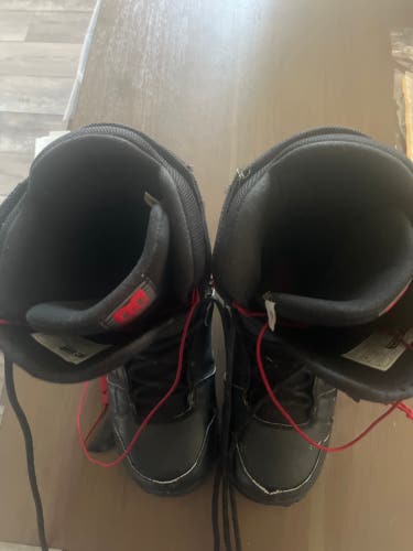 Unisex Size M 8.0 (W 9.0) DC Phase Snowboard Boots (Used)