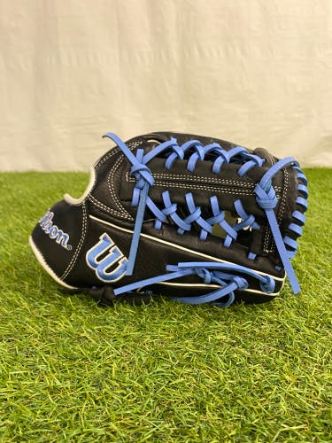 Wilson A950 RH Baseball Glove | 11.75"