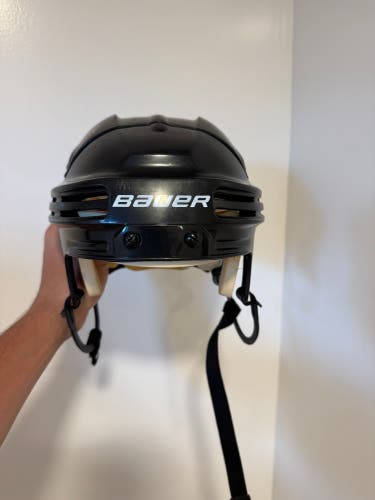 Medium Bauer 4500 Helmet (Used)