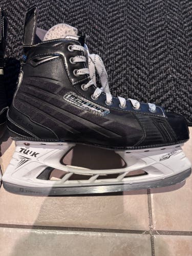 2015 Bauer Nexus 6000 Hockey Skates Extra Wide Width 9 (Used)