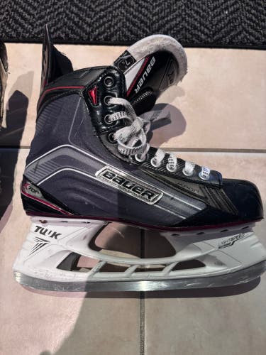 2017 Bauer Vapor X700 Hockey Skates Regular Width 7 (Used)