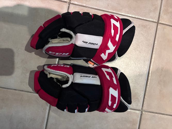 CCM Tacks 4 Roll Pro 2 Gloves 15" (Used)