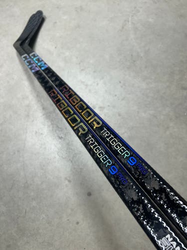 2 PACK 95 Flex P28M Senior CCM RibCor Trigger 9 Pro Right Hand Hockey Stick Pro Stock (New)
