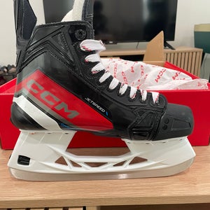 Black 2023 CCM JetSpeed FT670 Hockey Skates Regular Width 8 (Used)
