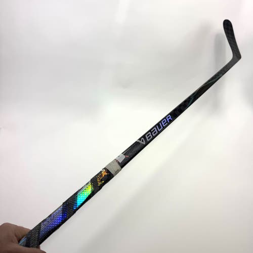 Used Left Black Bauer Flylite | 65 Flex New Zegras Pro Curve | Grip | BH403
