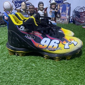Boys 4.5Y (Big Kids / Youth) Under Armour Spotlight Franchise RM 2.0 High Top Molded Cleats (Used)