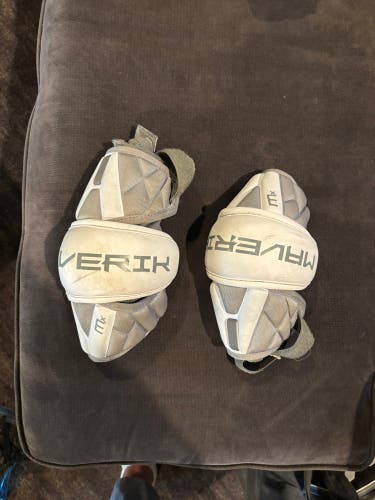 Medium Adult Maverik shift Arm Pads (Used)