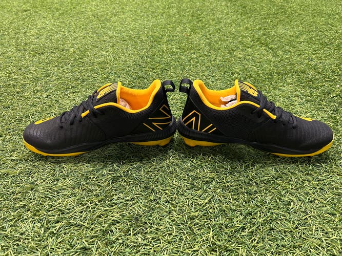 New Balance 4040v6 Molded Cleats Size 7 Black/Yellow (New)