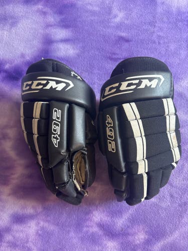 Black Junior CCM Tacks 492 Gloves 12" (Used)