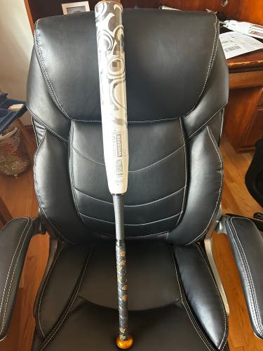 2023 DeMarini Whisper Composite Bat (-10) 22 oz 32" (New)