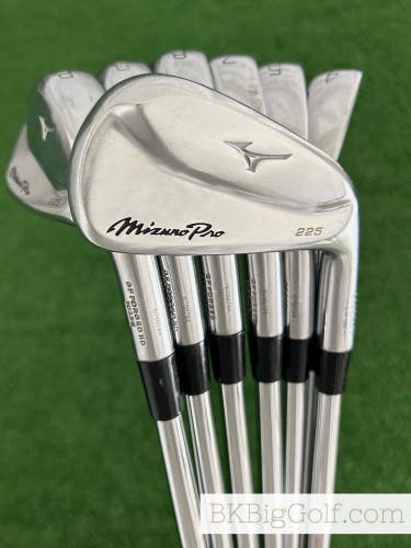 Mizuno Pro 225 Forged Iron Set 4-P / Dynamic Gold 105 Stiff +1/2