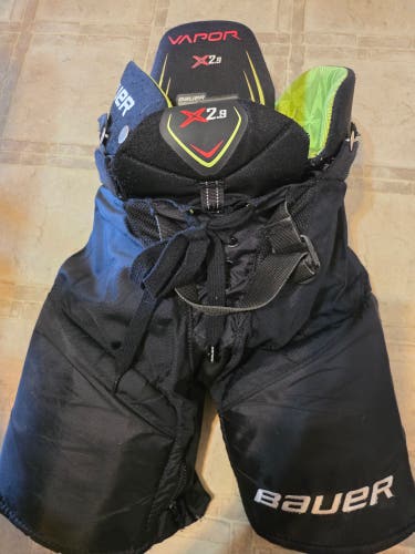 Junior Medium Bauer Vapor X2.9 Hockey Pants (Used)