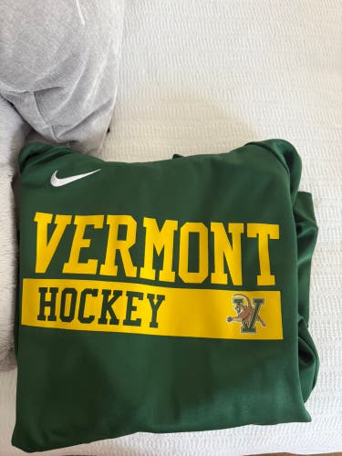 University of Vermont men’s hockey team issued hoodie sweatshirt