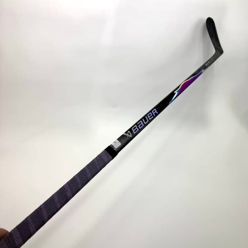 Used Left Purple Bauer Flylite | 82 Flex P28M Curve Grip | BH435