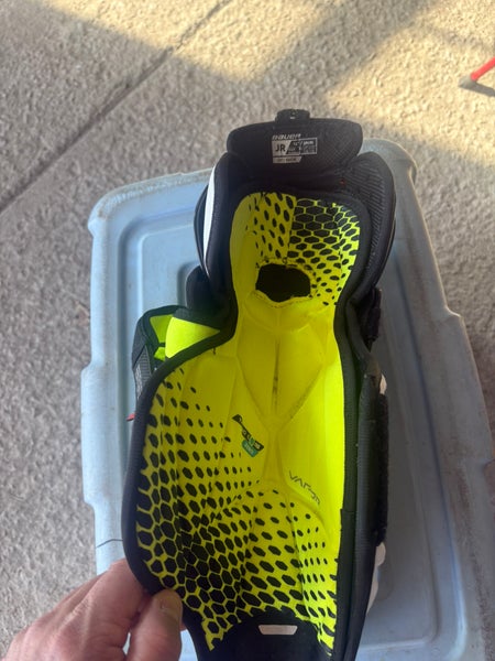 Junior Bauer Vapor Hyperlite 12" Shin Pads (Used)