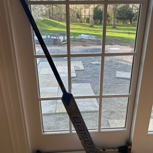 Intermediate Bauer Supreme M5 Pro Regular Goalie Stick 23" Paddle (Used)