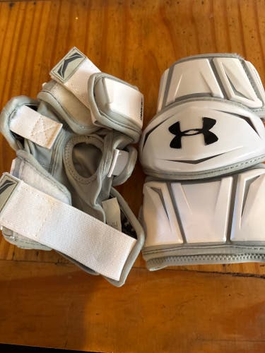 Medium Adult Under Armour Revenant Arm Pads (Used)