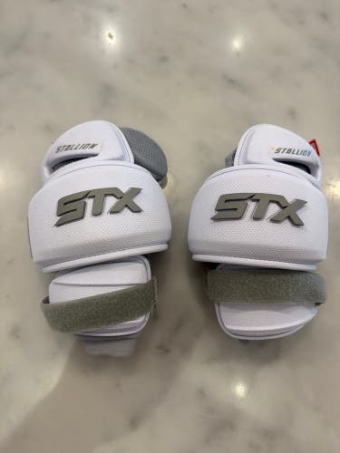 STX Stallion 1k elbow pads