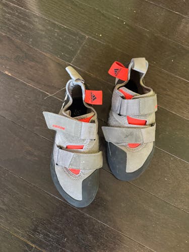 Adidas 5.10 Rock Climbing shoes size 5.5