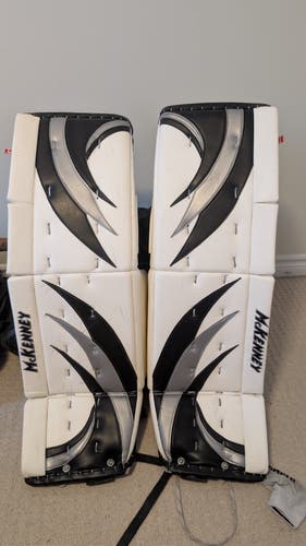 35" Mckenney Extreme Pro 895 Goalie Leg Pads (Used)