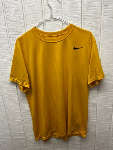 Nike Men’s Large Gold Dri-Fit Tee SS Activewear Sporty Workout Shirt Colorful