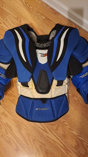 Medium Vaughn Velocity V7 Pro Carbon Goalie Chest Protector Pro Stock (Used)