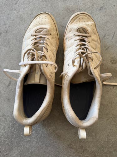 Mizuno, White Men's Size M 11.0 Mizuno (Used)