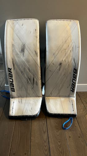 Large Bauer Vapor Hyperlite 2 Goalie Leg Pads (Used)