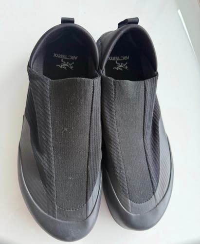 Men's Size M 11.5 (W 12.5) Arc'teryx Hiking (Used)