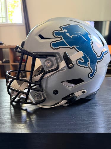 Detroit Lions Adult Extra Large Riddell SpeedFlex Helmet (Used)