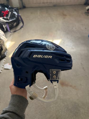 Medium Bauer Re-Akt 155 Helmet Pro Stock (Used)
