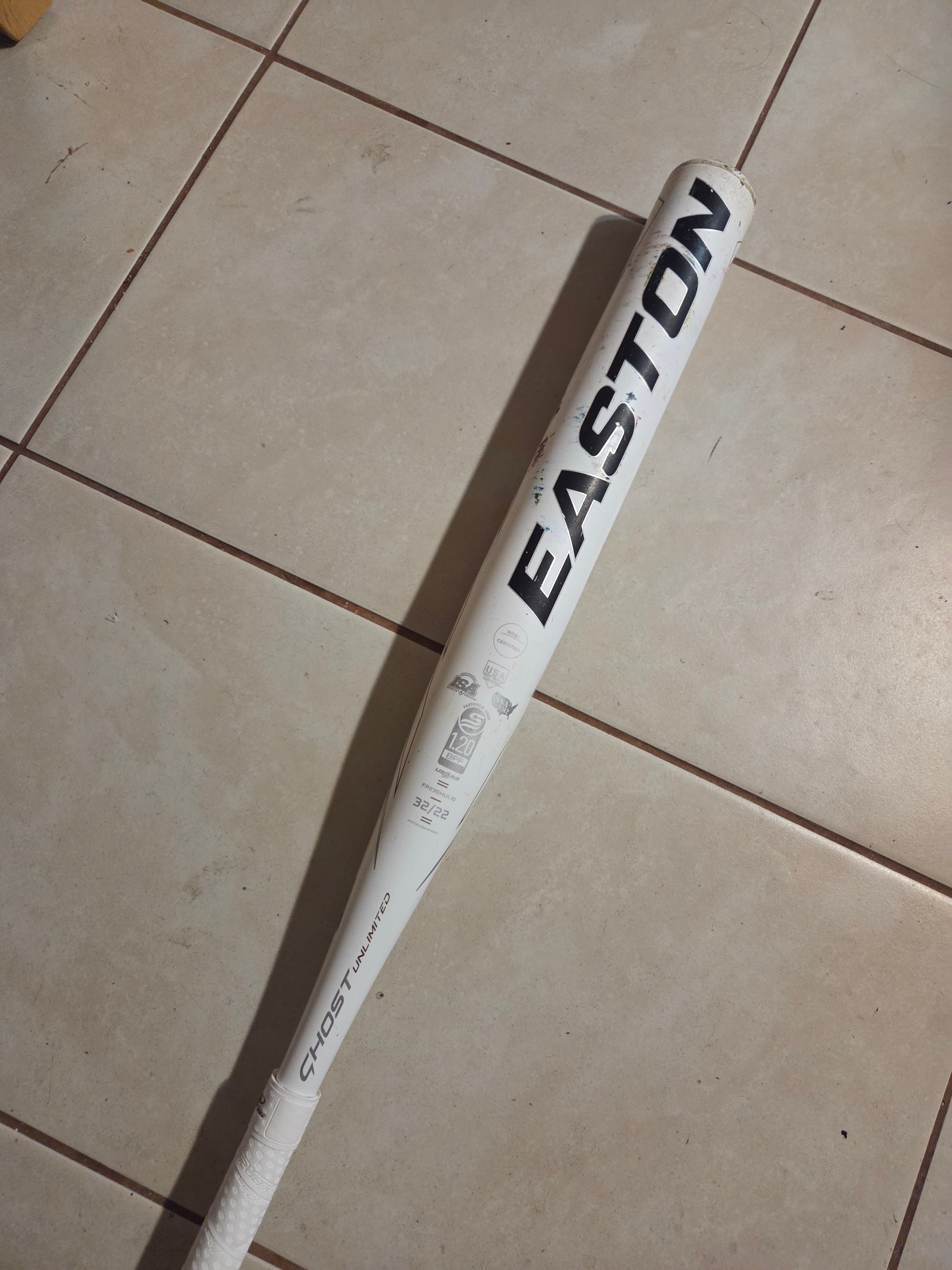 Batte De Softball Easton Ghost Unlimited 2023 - 32/22 Drop 10 - FISSURÉE (pour Pièces)
