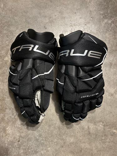 True Catalyst 9x3 Gloves 14" (Used)