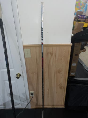 Senior CCM JetSpeed FT6 Pro Right Handed Hockey Stick P28 75 Flex (Used)