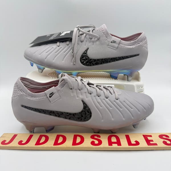 Nike Tiempo Legend 10 Elite SG-Pro Player Edtn Soccer Cleats  display picture 2