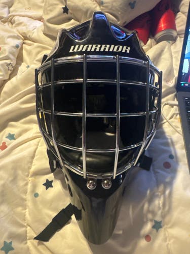 Senior Medium 2023 Warrior RF 2 Goalie Mask (Used)