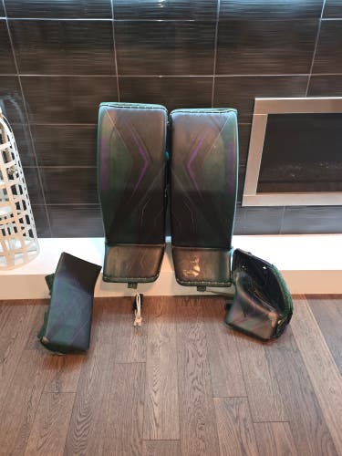 32" 2025 Bauer Flylite Regular Goalie Full Set Pro Stock (Used)