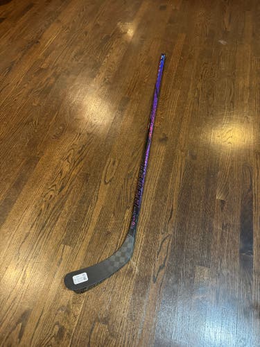 Intermediate Bauer Twitch Right Handed Hockey Stick P92 55 Flex (New)