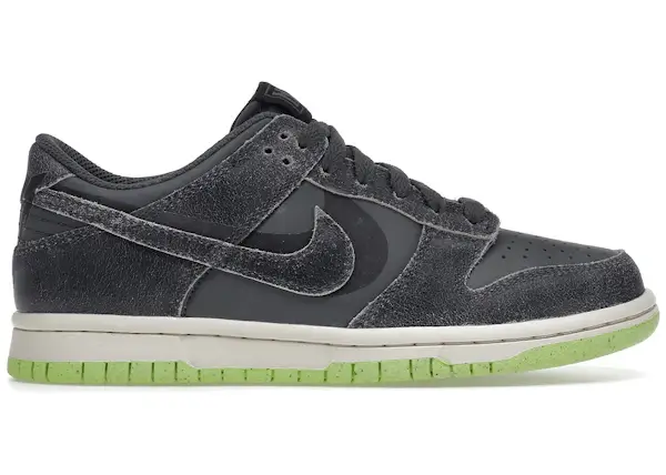 Size 3.5Y - Nike Dunk Low Halloween (2022) (GS) DQ6215-001