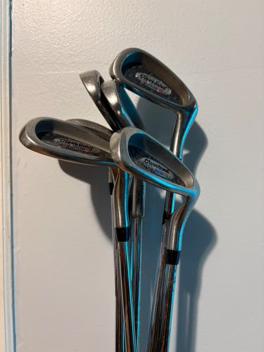 Cleveland Right Handed Iron Set Stiff Flex 7 Pieces (Used)