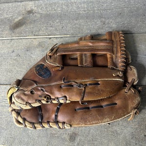 Regent Brand Baseball Glove Model# K-3996 Super Mag Baseball Glove Adult 13" RHT
