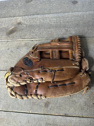 Regent Brand Baseball Glove Model# K-3996 Super Mag Baseball Glove Adult 13" RHT